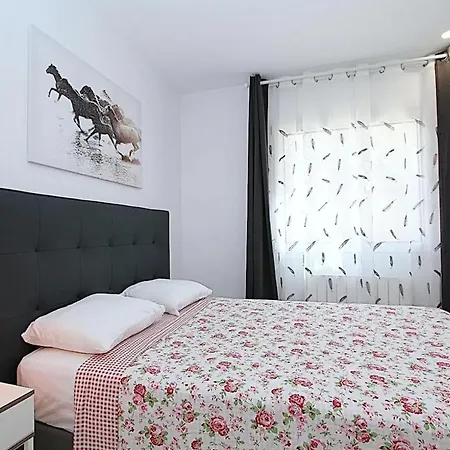 Incredible Chalet Con Piscina Privada Nyaraló Girona